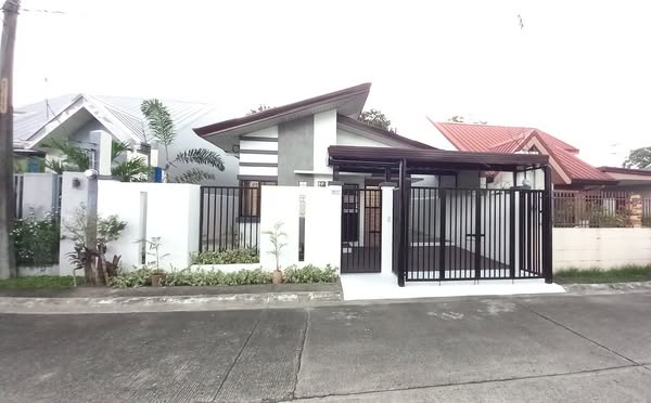 House and Lot for Sale in Metrogate Subdivision